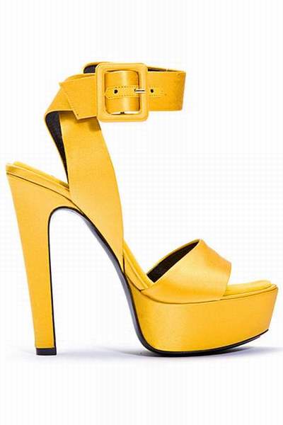 les chaussures jaunes